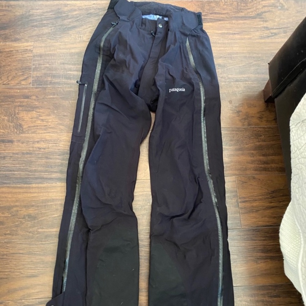 Patagonia Black Hard Shell Pants Women’s 6